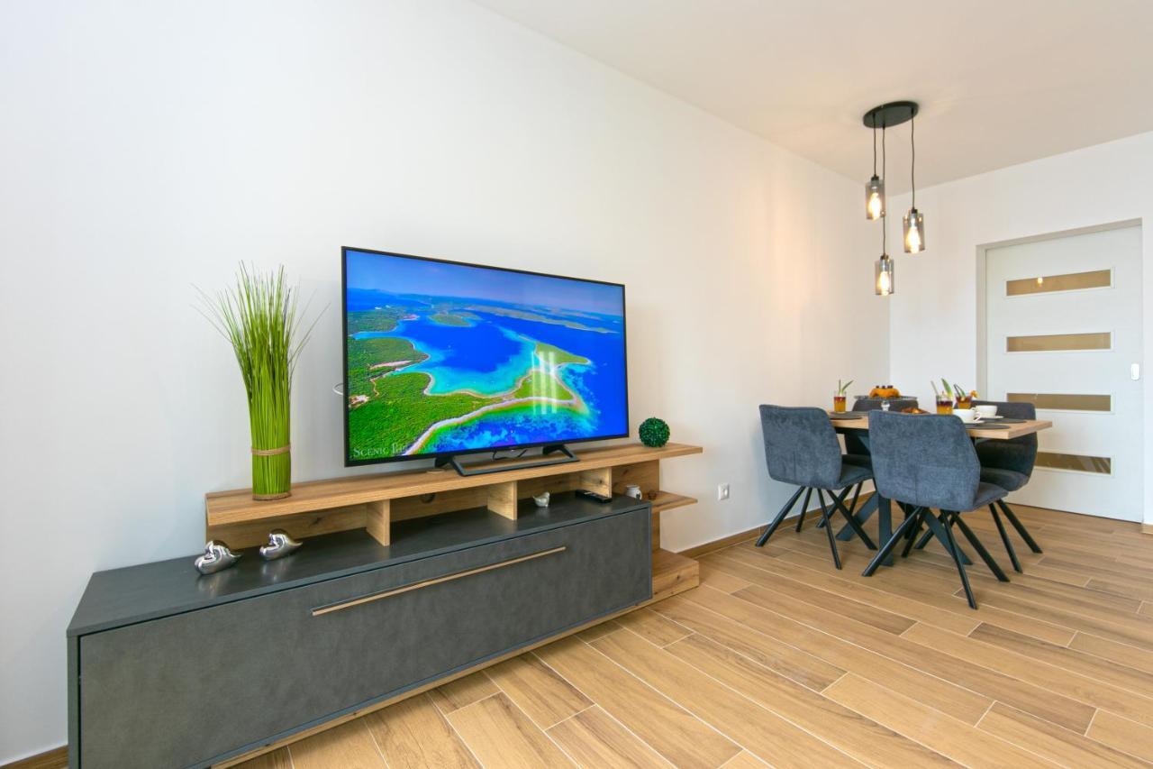 Vidra Apartment *